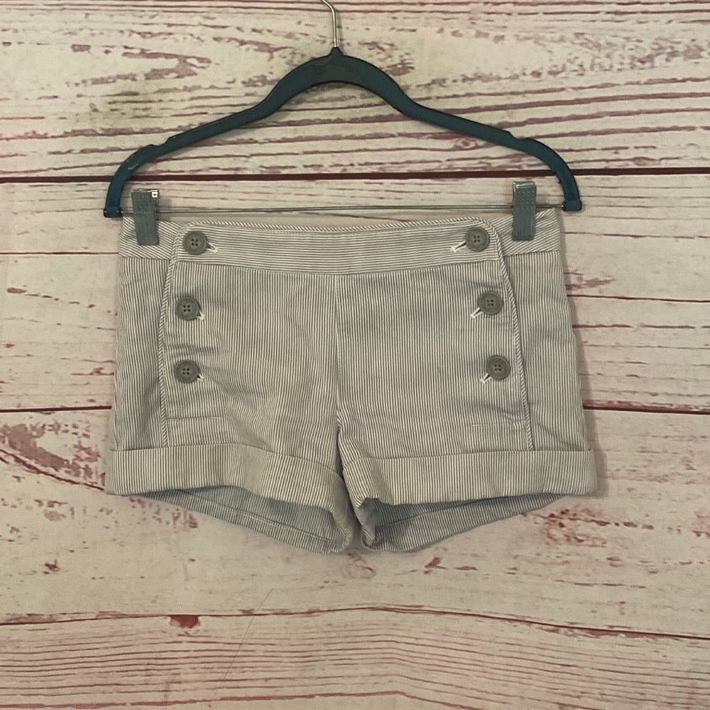 Aritzia Talula pinstripe mid-rise shorty shorts